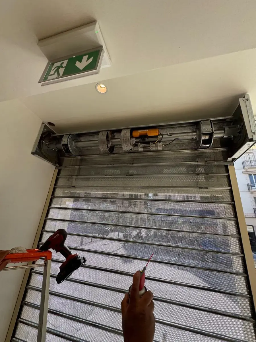 Entretien et maintenance de rideau métallique à Paris 12